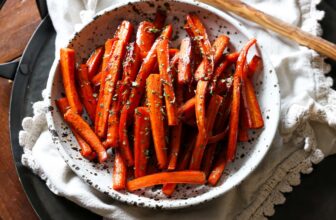Brown Sugar Roasted Carrots – Cookies and Cups