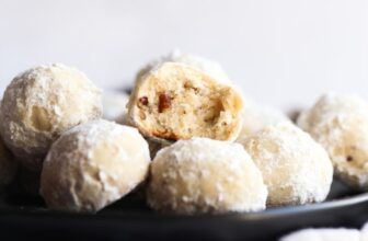 Russian Tea Cakes Recipe (Snowball Cookies)